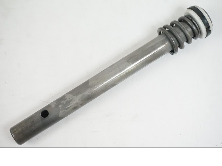 Snett nerifrån på Gaffelbensdelar från en BMW F 650 CS -2002 motorcykel.