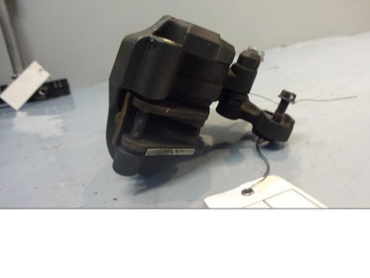 Höger sida på Bromsok från en Honda NC 750 S -2017 motorcykel.