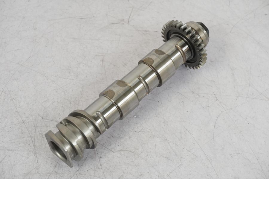 Framsidan på Kamaxel från en BMW R 1250 GS -2023 motorcykel.