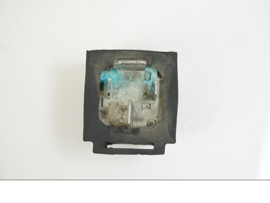 Extrabild2 på Startrelä från en Aprilia RS 125 -2008 motorcykel.