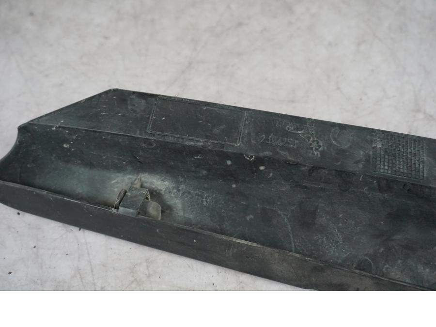 Vänster sida på Sidopanel från en Triumph Tiger Explorer -2016 motorcykel.