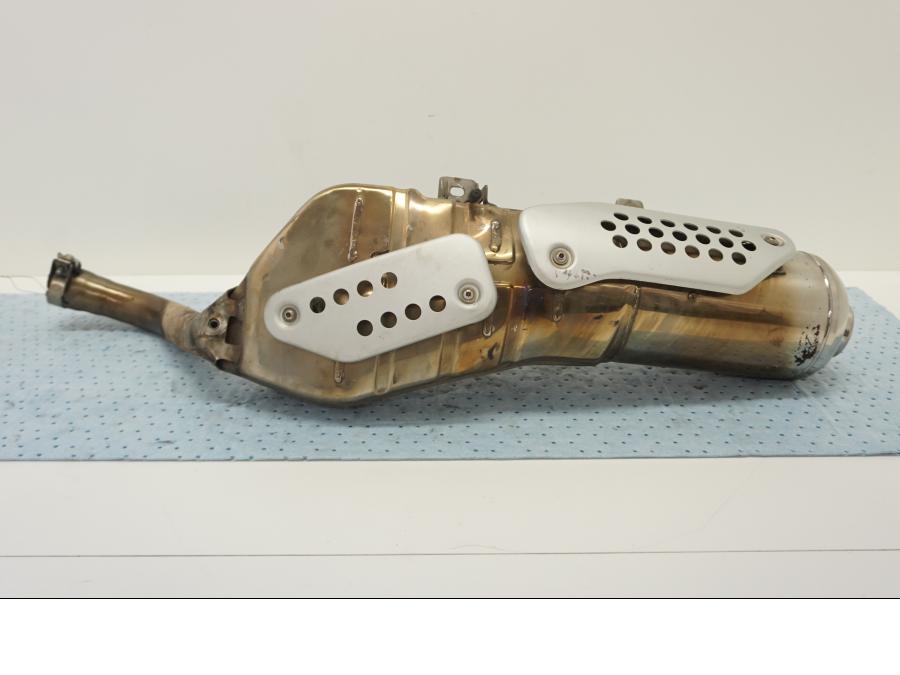 Framsidan på Ljuddämpare från en BMW F 650 ST -1999 motorcykel.