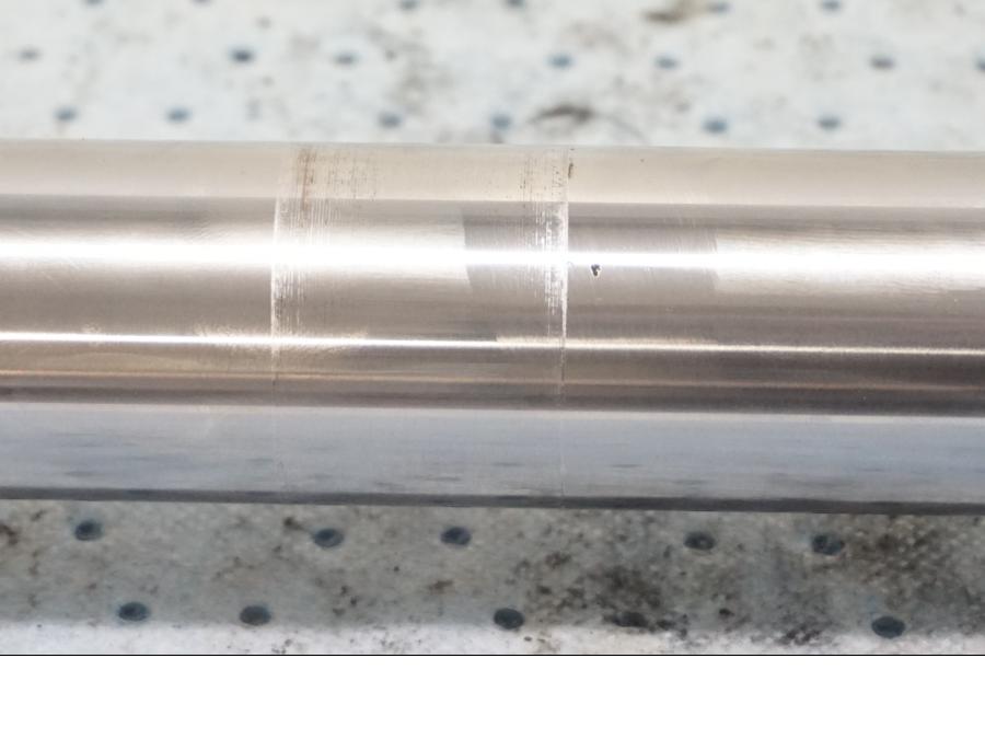 Höger sida på Gaffelben från en Yamaha XV 1600 -1999 motorcykel.