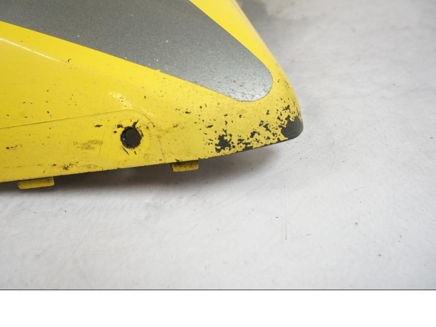 Höger sida på Sidkåpa från en Honda CBR 600 F -2001 motorcykel.