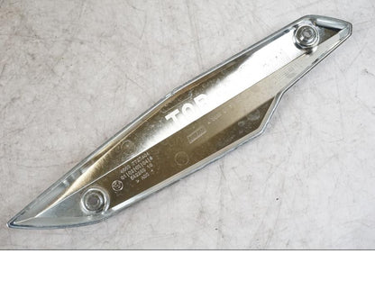 Höger sida på Vindrutefäste från en BMW K 1600 GTL -2015 motorcykel.