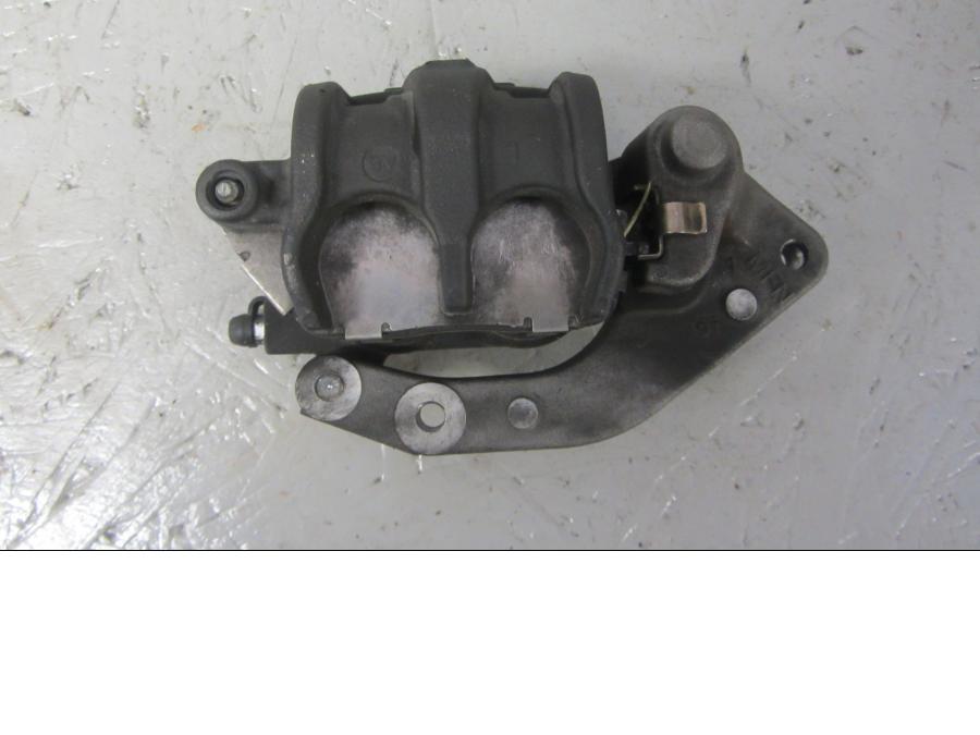 Baksidan på Bromsok från en Honda CB 1000 R -2010 motorcykel.