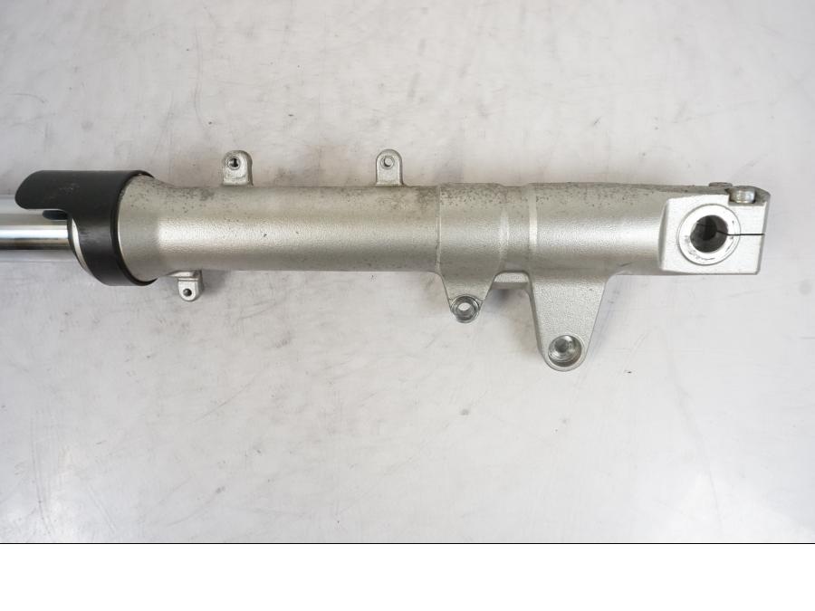 Baksidan på Gaffelben från en Honda VTR 1000 F -1997 motorcykel.