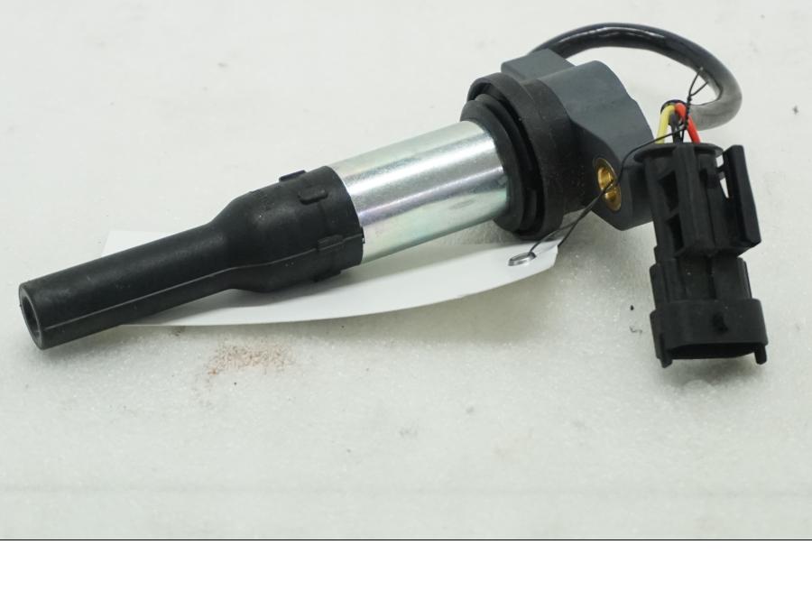 Framsidan på Tändspole från en Ducati Multistrada 1158 V4 -2021 motorcykel.