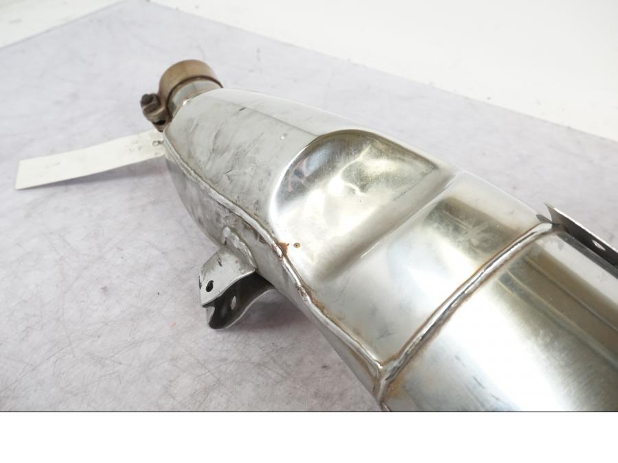 Vänster sida på Ljuddämpare från en BMW K 75 -1992 motorcykel.