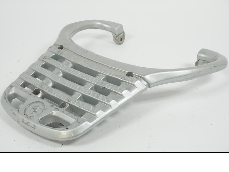 Höger sida på Pakethållare från en BMW F 650 -1998 motorcykel.