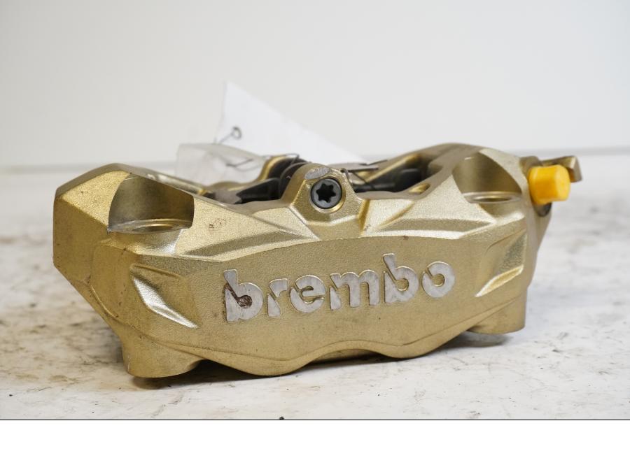 Framsidan på Bromsok från en BMW R 1200 RS -2015 motorcykel.