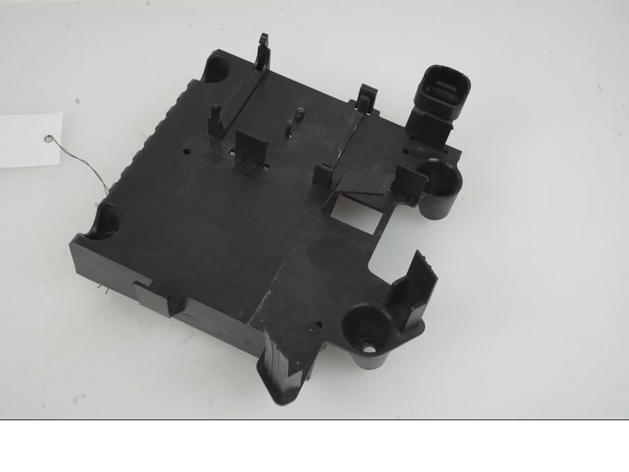 Baksidan på Styrbox från en KTM 1290 Super Duke -2019 motorcykel.