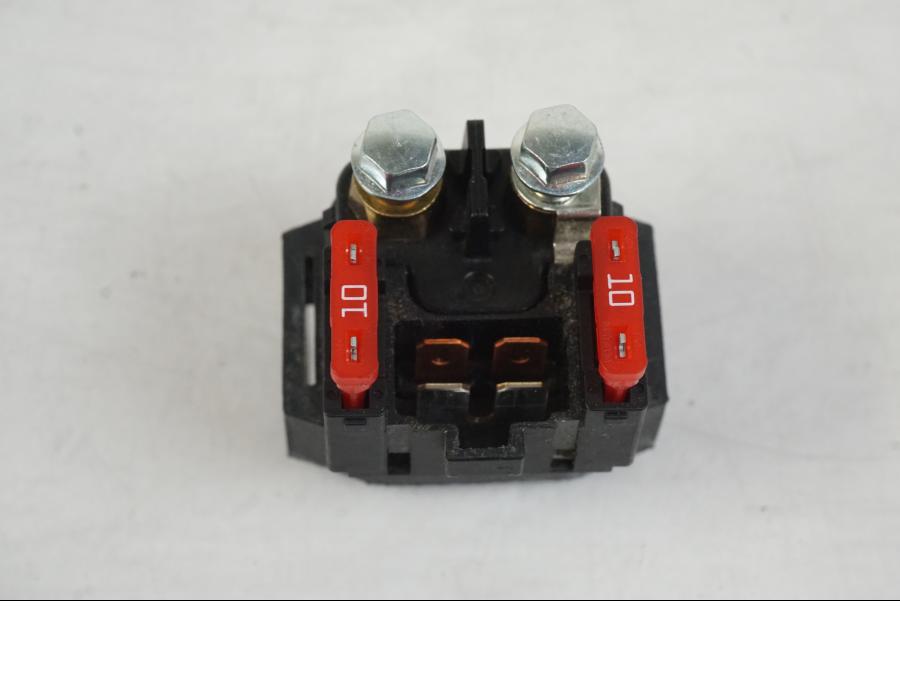 Höger sida på Startrelä från en Yamaha MT-09 -2019 motorcykel.