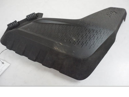 Baksidan på Kylarvinge från en KTM 390 Adventure -2021 motorcykel.