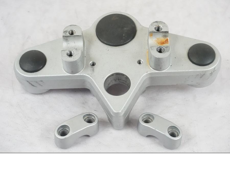 Framsidan på Gaffelkrona från en BMW R 1150 R -2004 motorcykel.