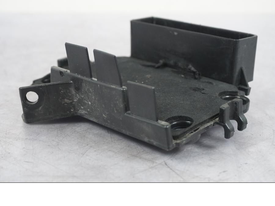 Höger sida på Batterihållare från en KTM 690 SM R -2009 motorcykel.