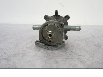 Baksidan på Bensinkran från en Honda VTR 1000 F -1997 motorcykel.