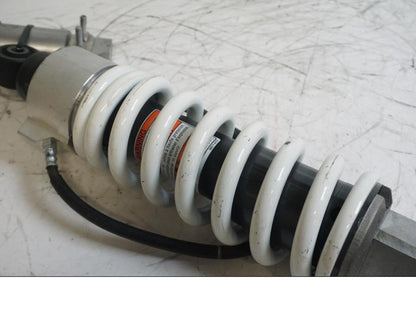 Höger sida på Stötdämpare från en Kawasaki Versys 1000 -2012 motorcykel.