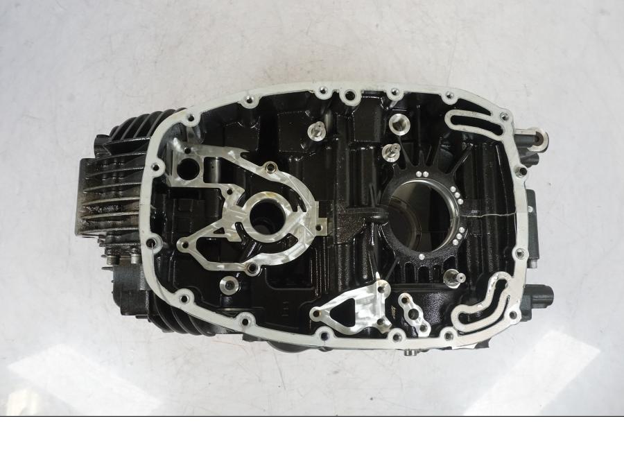 Vänster sida på Motorblock från en BMW R 1200 GS -2010 motorcykel.