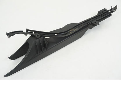 Framsidan på Remskydd från en BMW F 650 CS -2002 motorcykel.