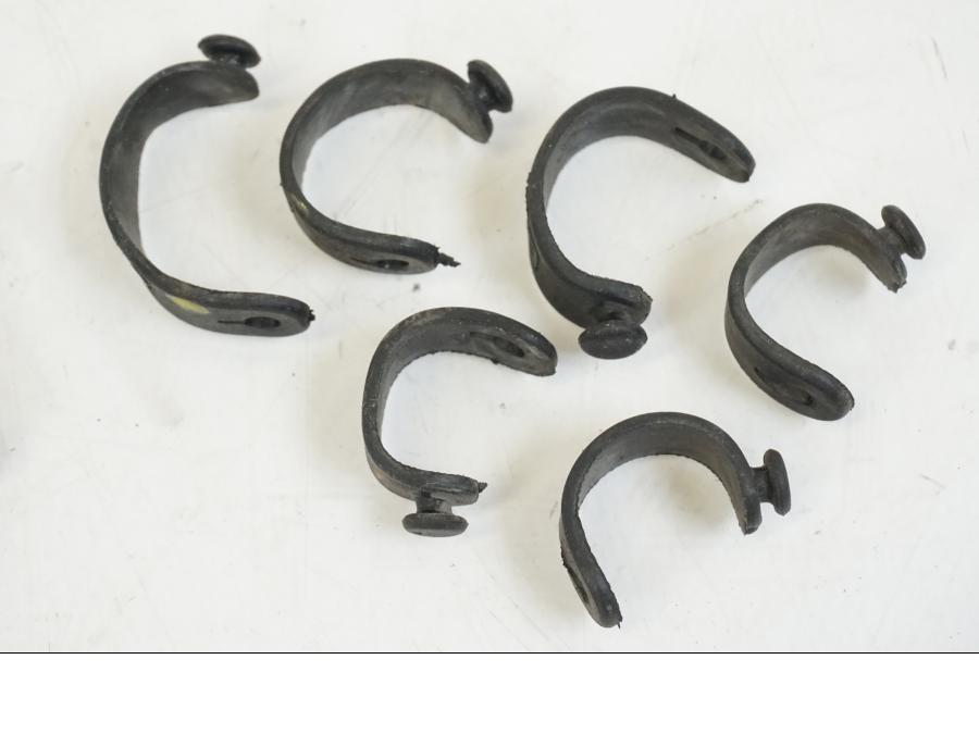 Extrabild3 på Skruv / Mutter etc från en Aprilia Tuono V4R -2011 motorcykel.