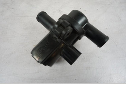 Baksidan på Second Air från en Triumph Bonneville T120 -2021 motorcykel.