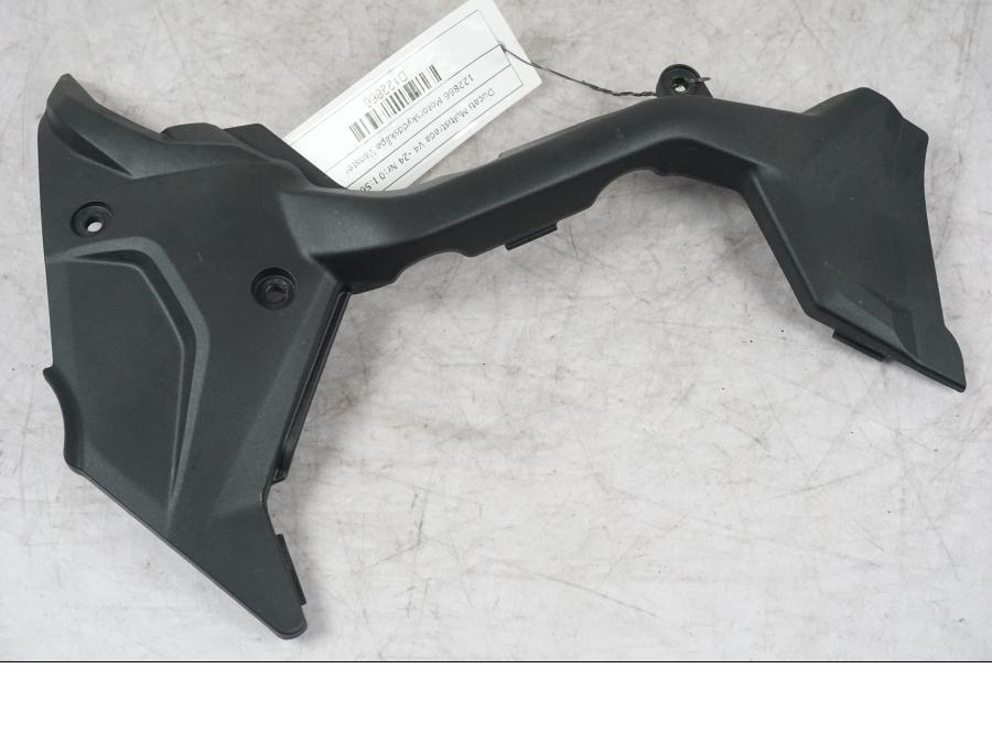 Framsidan på Motorskyddskåpa från en Ducati Multistrada V4 -2024 motorcykel.