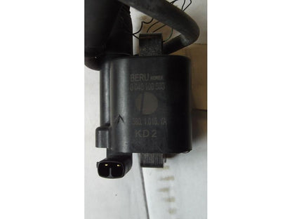 Vänster sida på Tändspole från en Ducati Monster 1100 EVO ABS -2012 motorcykel.