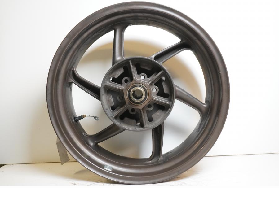 Extrabild2 på Fälg från en Cagiva Raptor 1000 -2002 motorcykel.