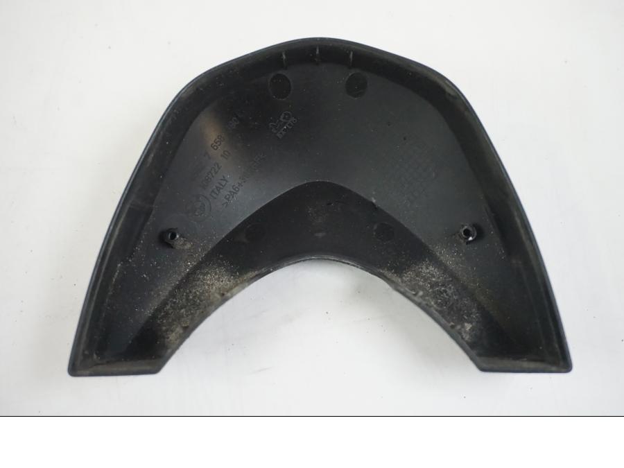 Snett nerifrån på Skyltbelysning från en BMW F 650 CS -2002 motorcykel.