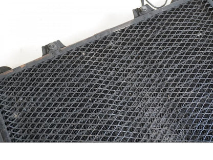 Snett nerifrån på Vattenkyl från en Kawasaki GPZ 600 R -1985 motorcykel.