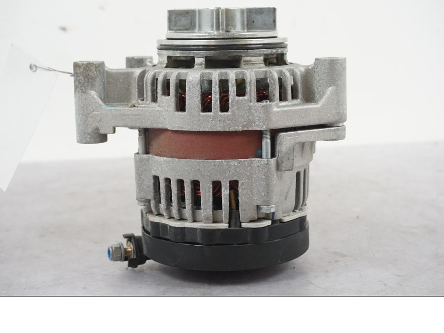 Snett uppifrån på Generator från en BMW K 1600 GTL -2015 motorcykel.