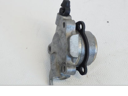 Höger sida på Kopplingslavcylinder från en Kawasaki VN 1500 Mean Streak -2002 motorcykel.