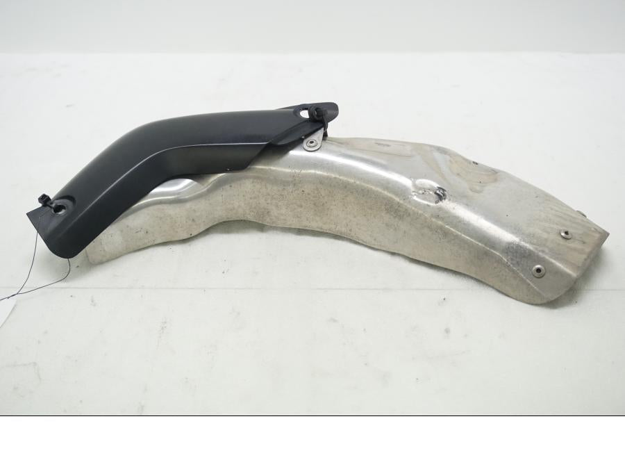 Framsidan på Värmeskydd från en Honda CBR 1000 RR -2004 motorcykel.