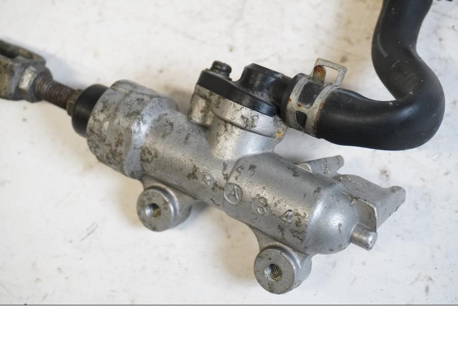 Baksidan på Bromshuvudcylinder från en Suzuki GSX-R 1000 -2003 motorcykel.