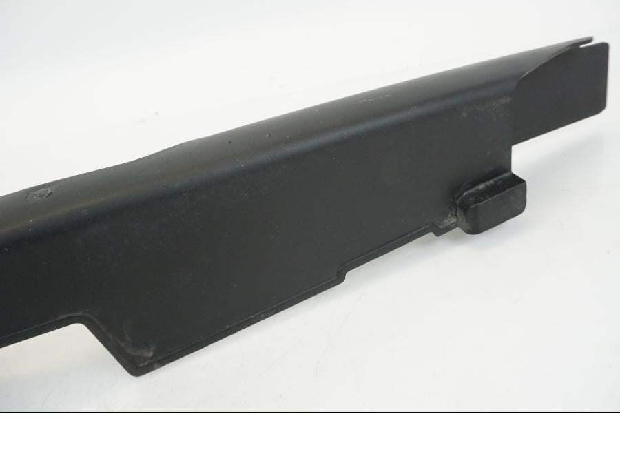 Baksidan på Kedjeskydd från en Honda XL 1000 V -1999 motorcykel.