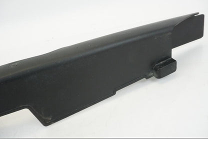 Baksidan på Kedjeskydd från en Honda XL 1000 V -1999 motorcykel.