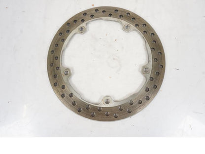 Framsidan på Bromsskiva från en Honda VFR 1200 -2010 motorcykel.