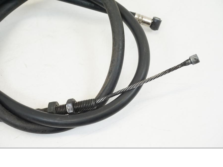 Snett nerifrån på Kopplingsvajer från en Honda XL 1000 V -1999 motorcykel.
