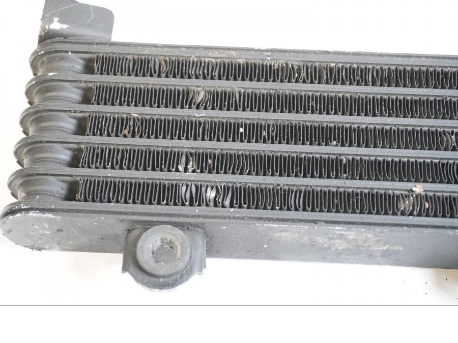 Baksidan på Oljekyl från en Suzuki SV 1000 -2004 motorcykel.