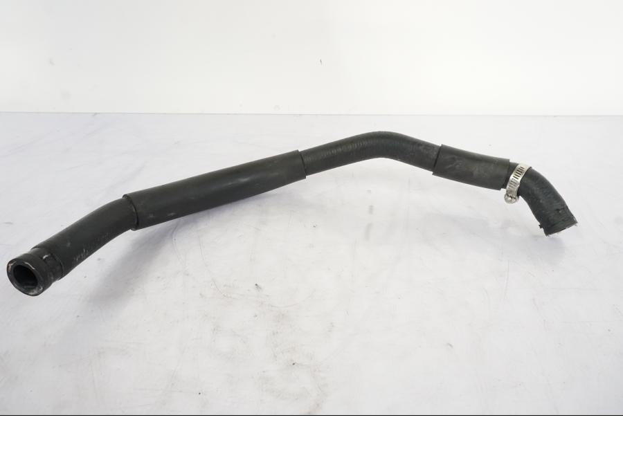 Snett uppifrån på Vattenkyl Slang Set från en Honda VFR 1200 -2010 motorcykel.