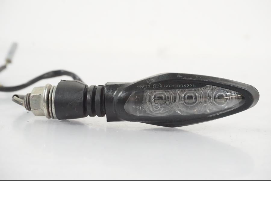 Höger sida på Blinkers LED från en KTM 390 Adventure -2021 motorcykel.