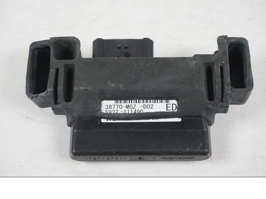 Höger sida på <p>Låssats från Honda CB 500 F 2013.</p>

<p>Tändningslås, antenn, tanklock, sadellås, CDI/ECU och 1st nyckel.</p> motorcykel.