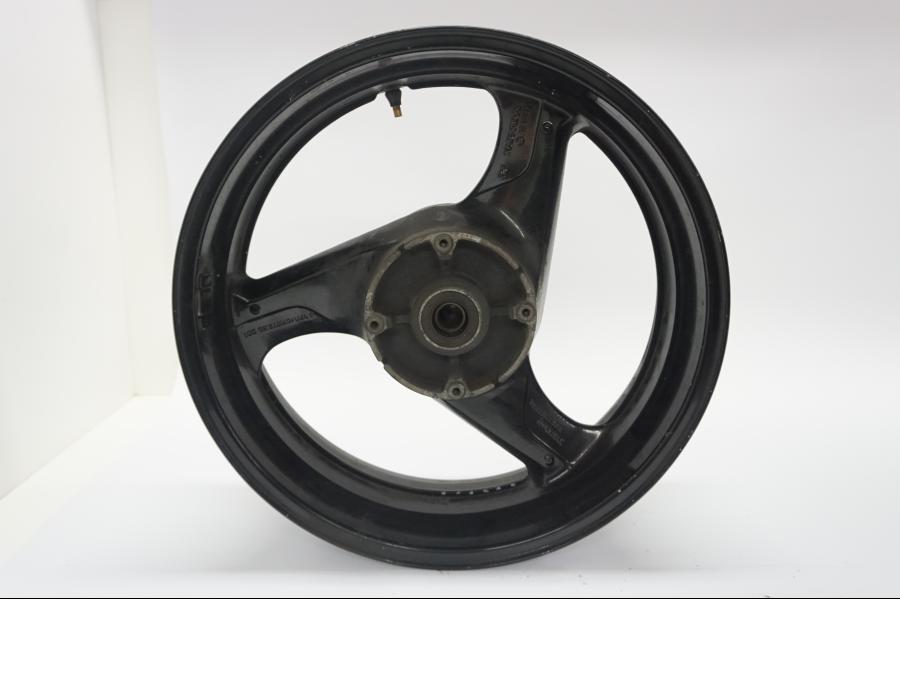 Framsidan på Fälg från en Honda VTR 1000 F -2005 motorcykel.