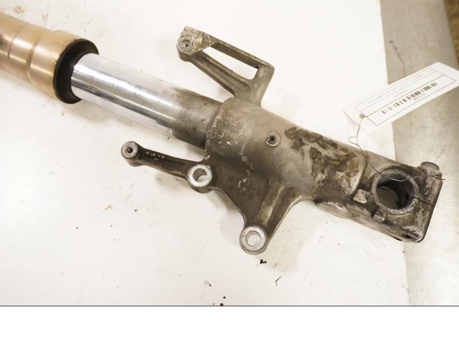 Vänster sida på Gaffelben från en Kawasaki ZXR 400 -1993 motorcykel.