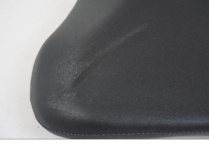 Höger sida på Sadel från en Suzuki GSX-R 750 -2001 motorcykel.