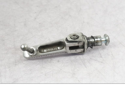 Snett uppifrån på Fotpinne från en Yamaha MT-09 -2016 motorcykel.