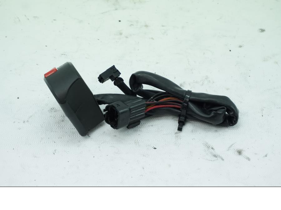 Baksidan på Styrelreglage från en Kawasaki ZX-6R -2004 motorcykel.