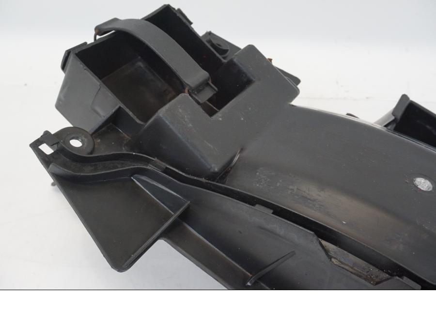 Vänster sida på Undertail från en Honda NSR 125 -1991 motorcykel.