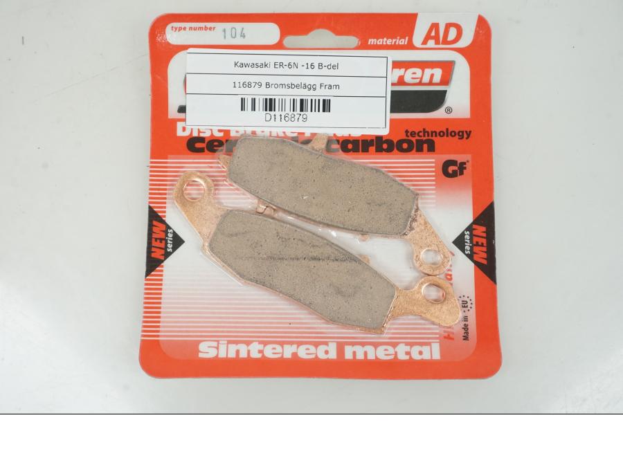 Framsidan på Bromsbelägg från en Kawasaki ER-6N -2016 motorcykel.